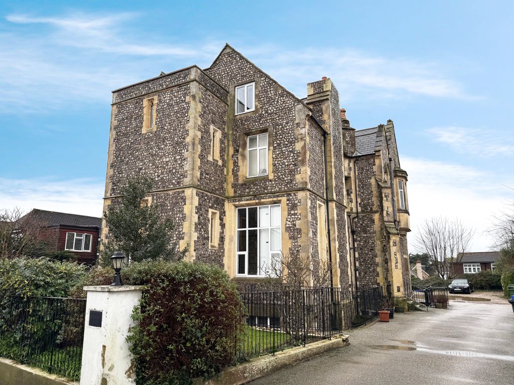 Property photo 1 of 6 External