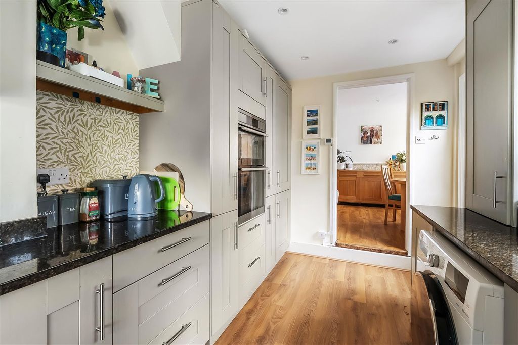 Property photo 3 of 23 11-Rectory-Lane-17.Jpg