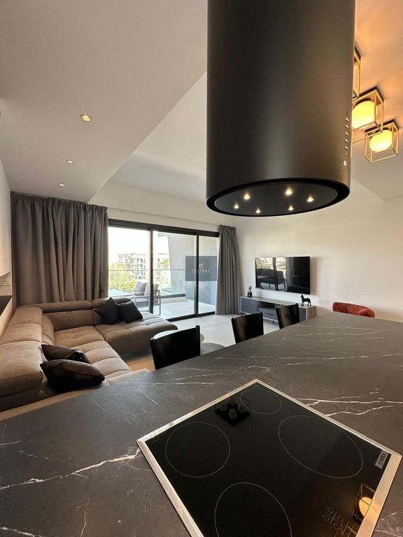 Property photo 3 of 24