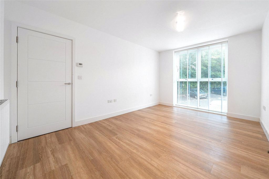 Additional image 7 of 2 bed flat for saleArmistice Gardens, Centenary Way, Penzance, Cornwall TR18