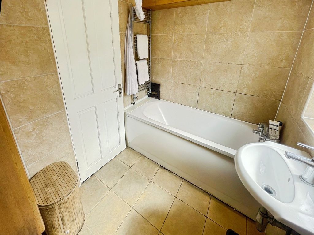 Property photo 3 of 8 Picture No. 20