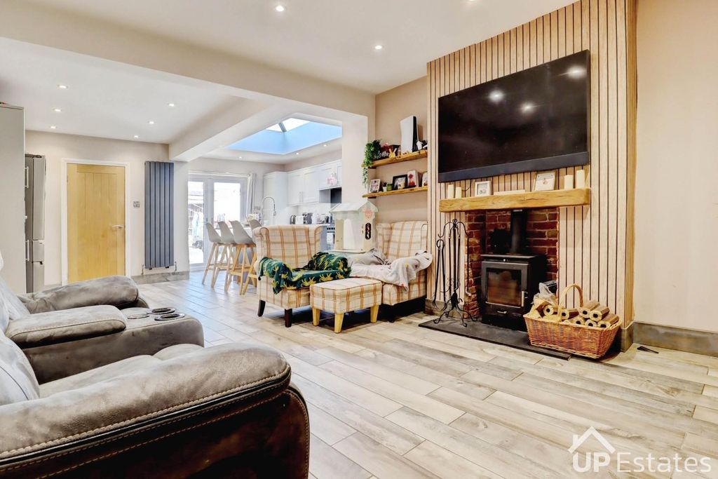 Property photo 2 of 24