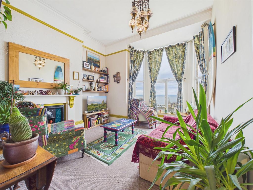 Property photo 3 of 13 Living Room