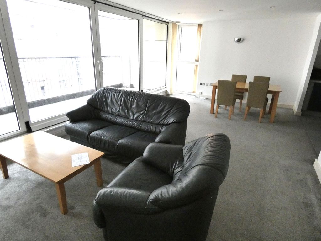 Property photo 2 of 27