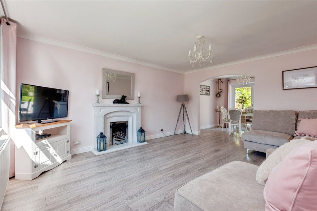 Property photo 2 of 22 Picture No. 12