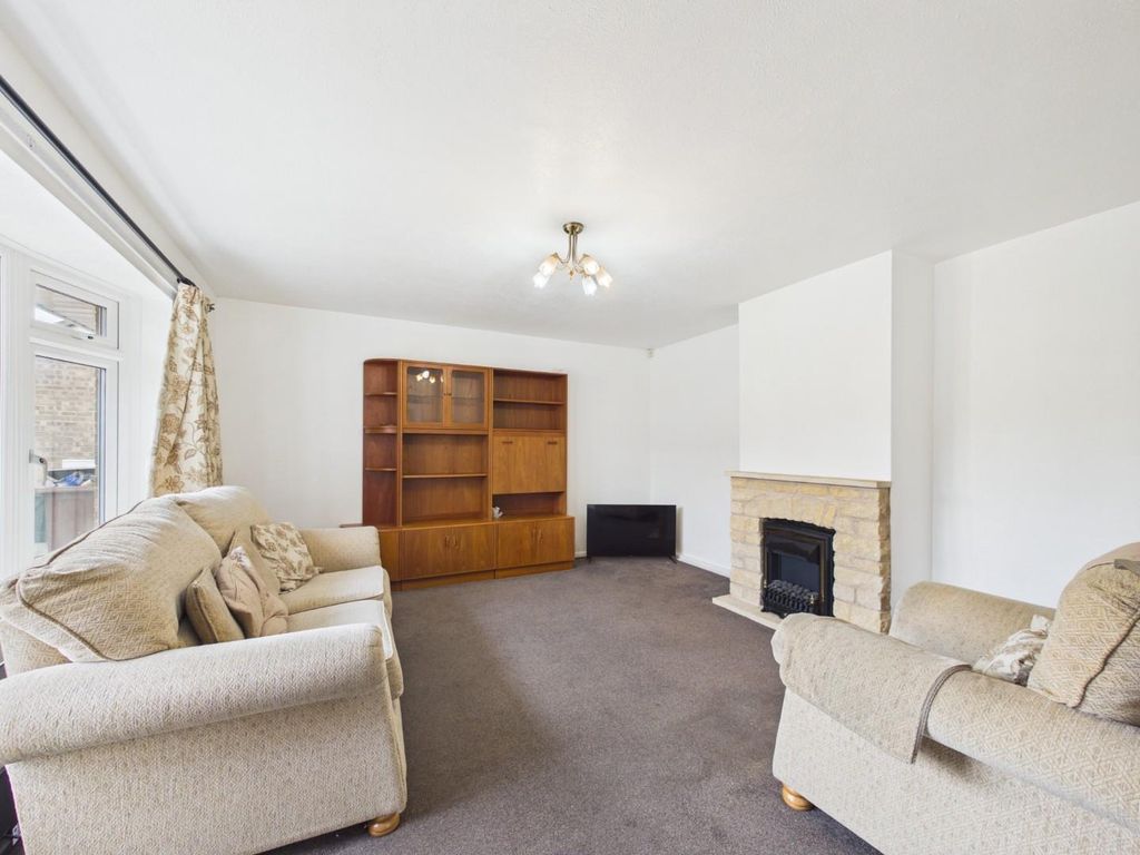 Property photo 2 of 16 Living Room