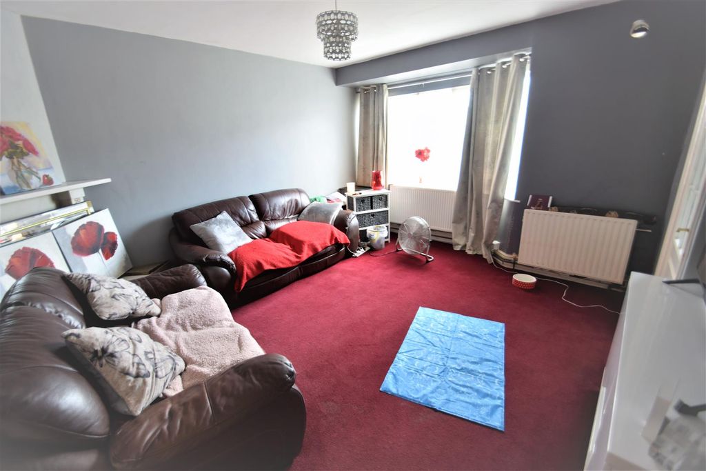Property photo 3 of 13