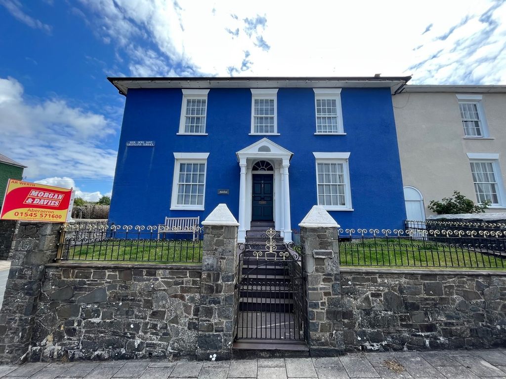 Property photo 1 of 43