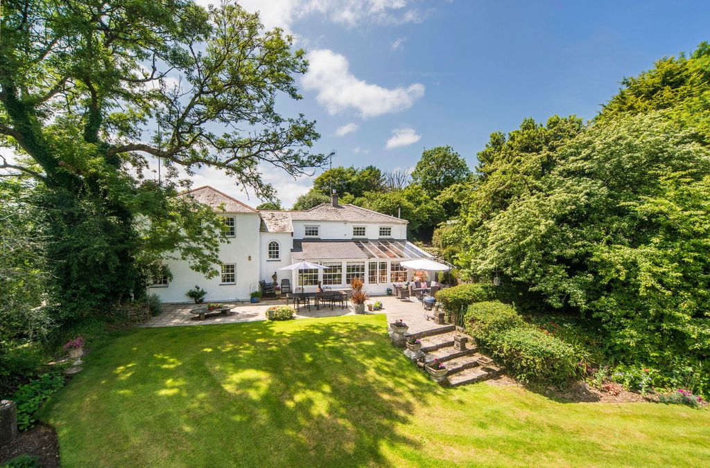 Property photo 2 of 18