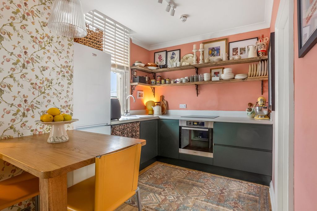 Property photo 3 of 19