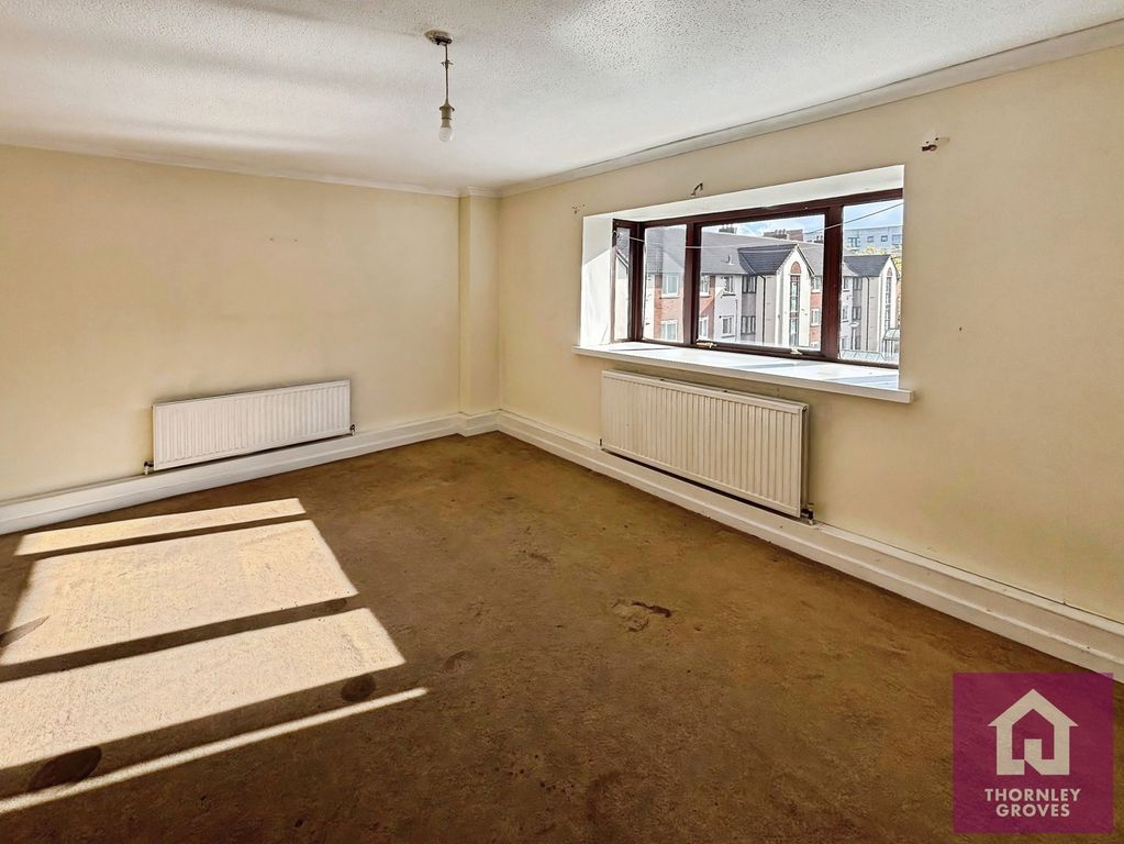 Property photo 3 of 11 Pbox-Img.Jpg