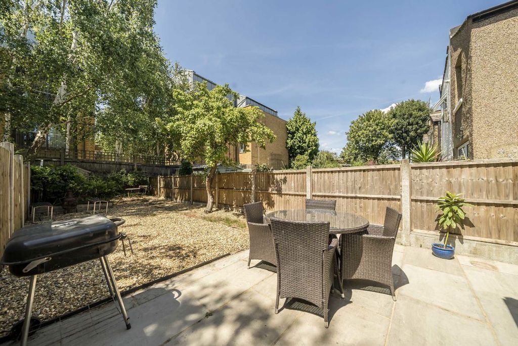 Property photo 2 of 10