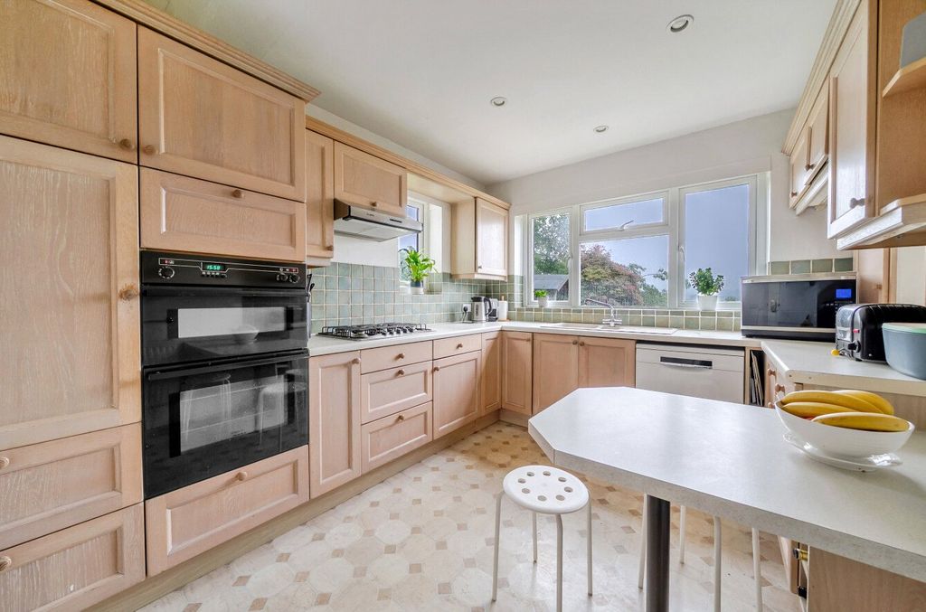 Property photo 3 of 14 Kitchen