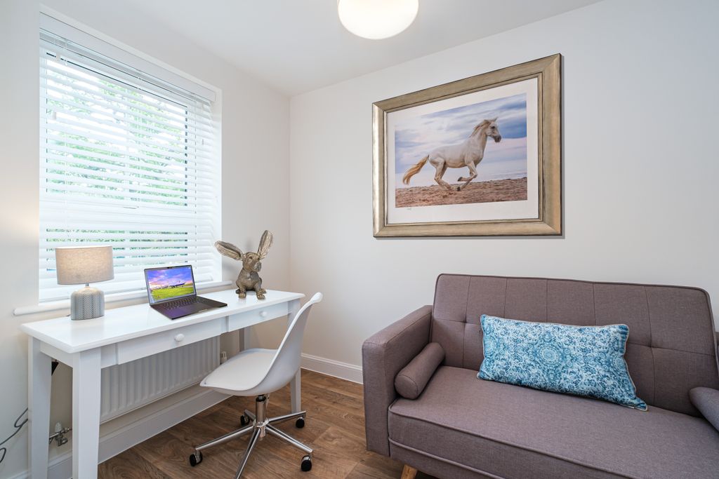 Property photo 2 of 9 Haversham Study