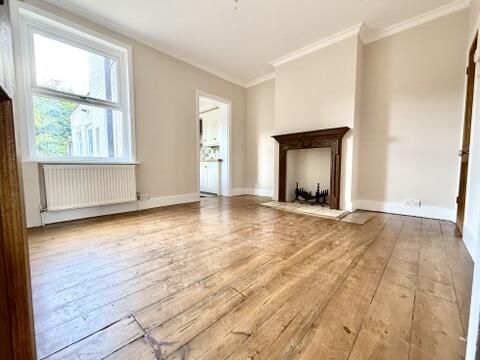 Property photo 3 of 11 Living Room