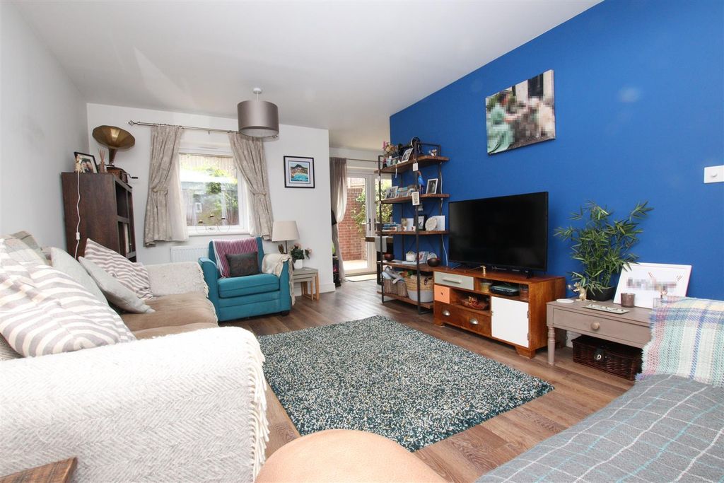 Property photo 2 of 19 Living Room_A.Jpg