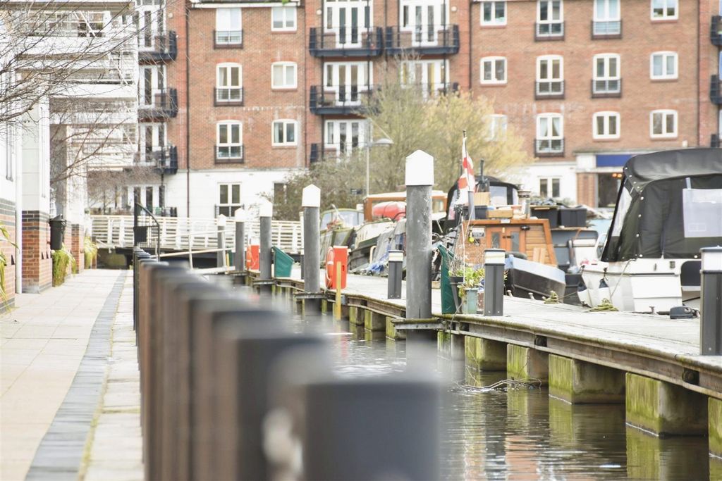 Additional image 5 of 2 bed flat for saleTallow Road, Brentford TW8