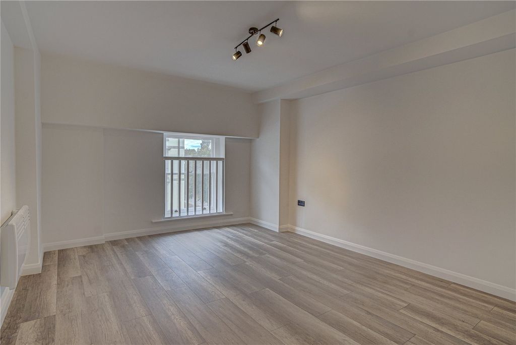 Property photo 2 of 4 Picture No. 01