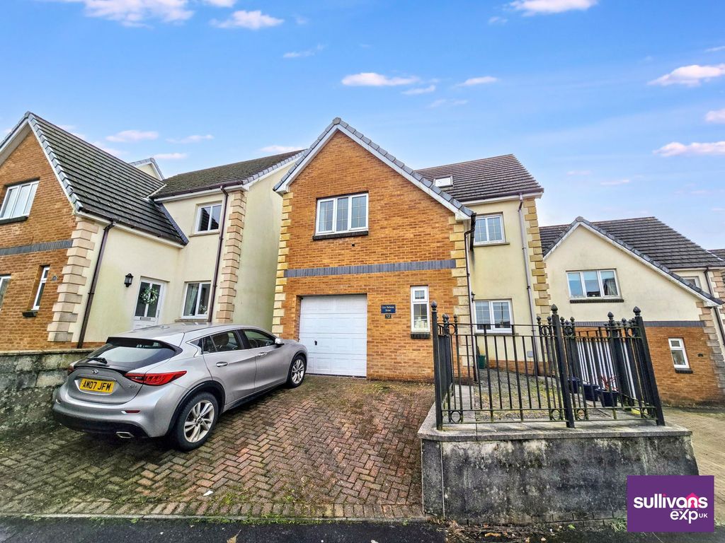 Property photo 1 of 22