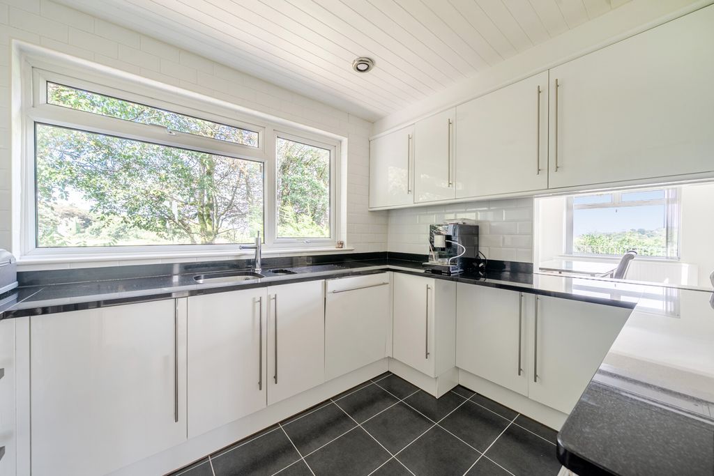 Property photo 3 of 25 1511980-11-1A03F9...