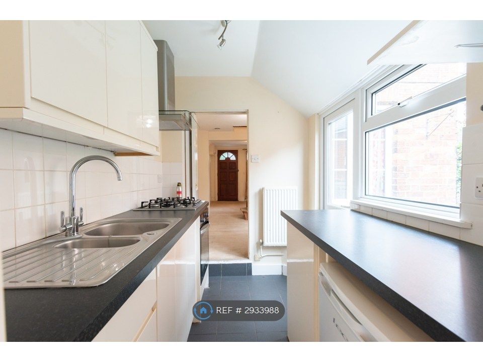 Property photo 2 of 14 Kitchen