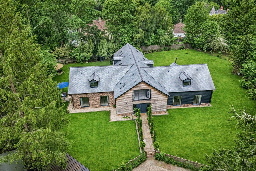 Property photo 1 of 15 Winslade