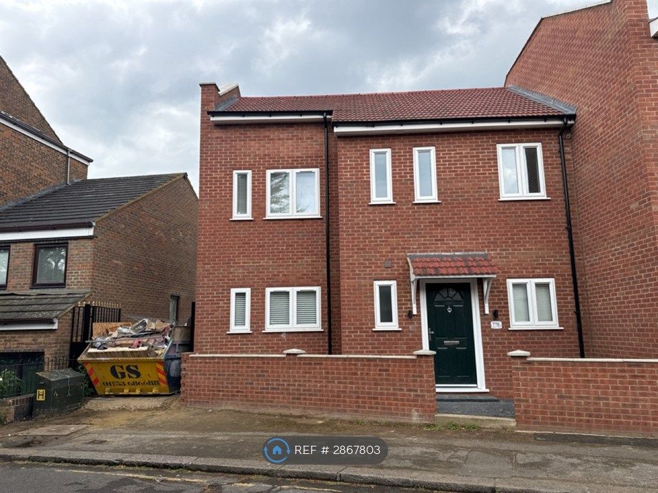 Property photo 3 of 8 Entrance -77E