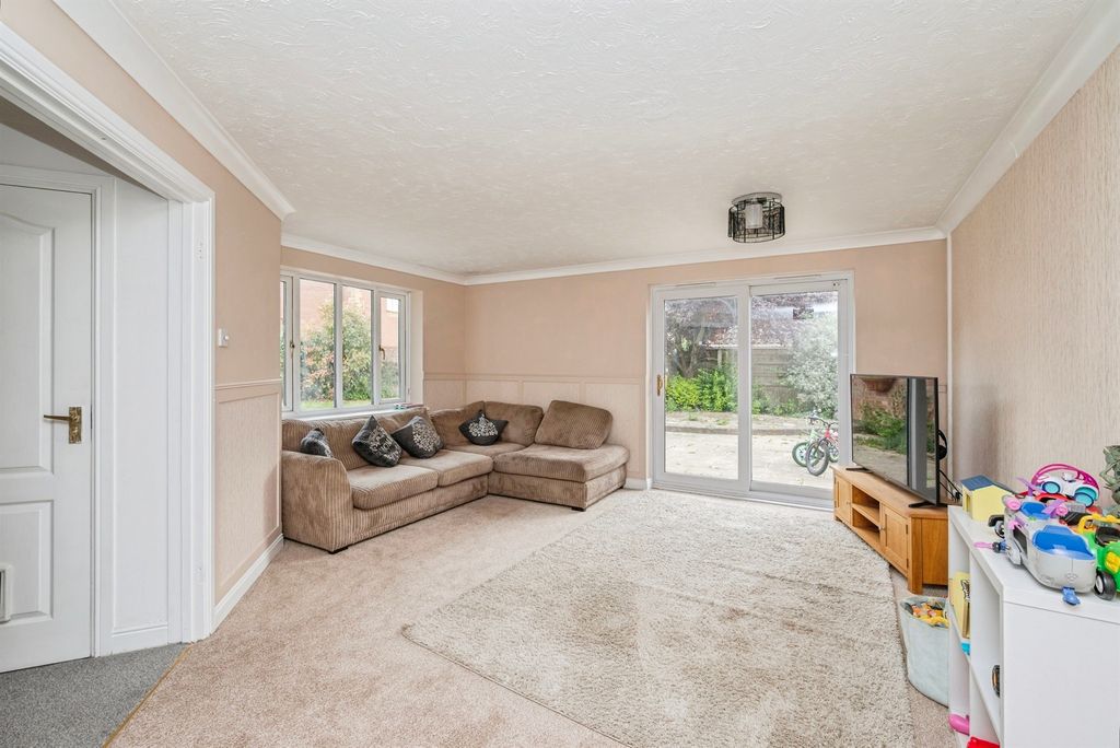 Property photo 3 of 19