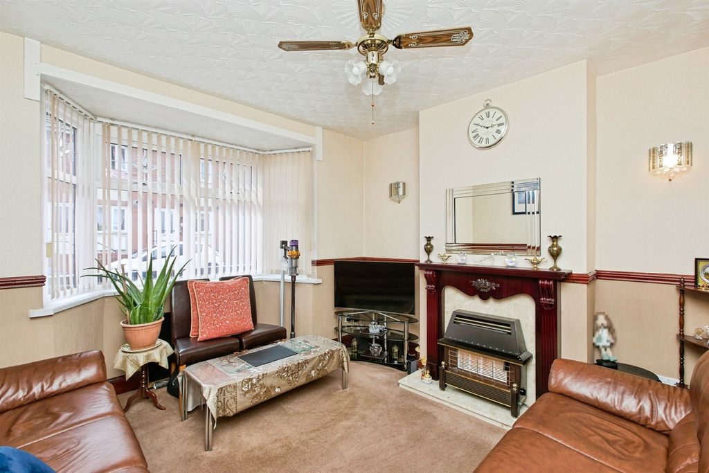 Property photo 2 of 19