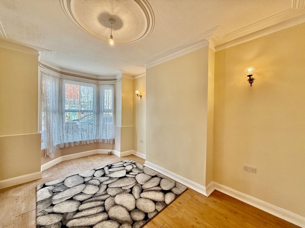 Property photo 2 of 14 Image