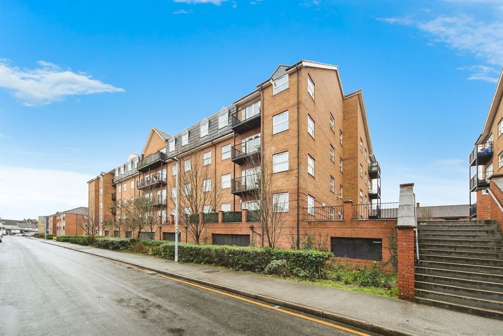 Property photo 1 of 11