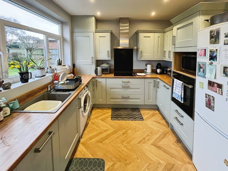 Property photo 3 of 16 Kitchen