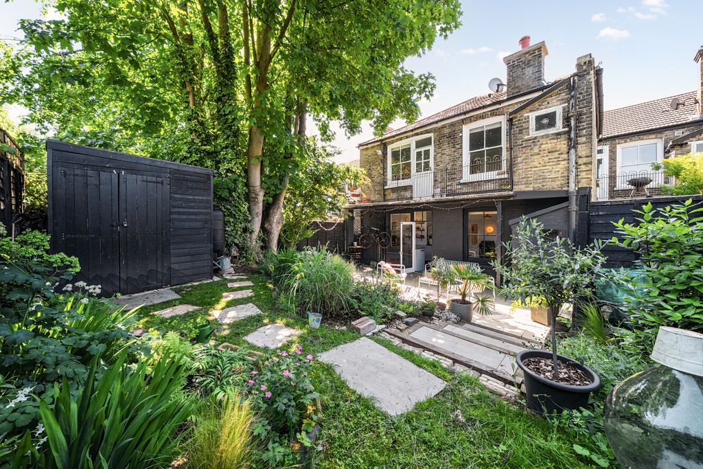 Property photo 2 of 12 1-6A18372181F51-1...