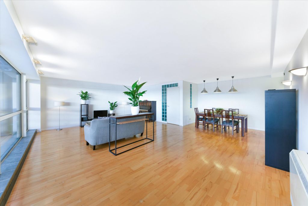 Property photo 1 of 12 Image