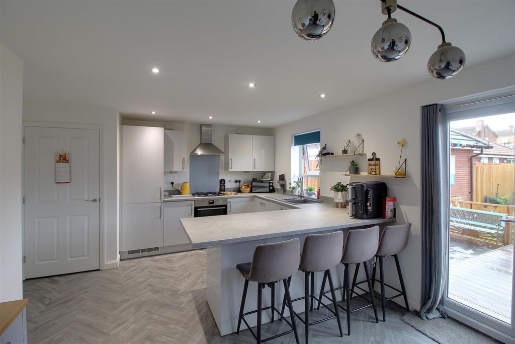 Property photo 3 of 16 Img_9181-Img_9183.Jpg