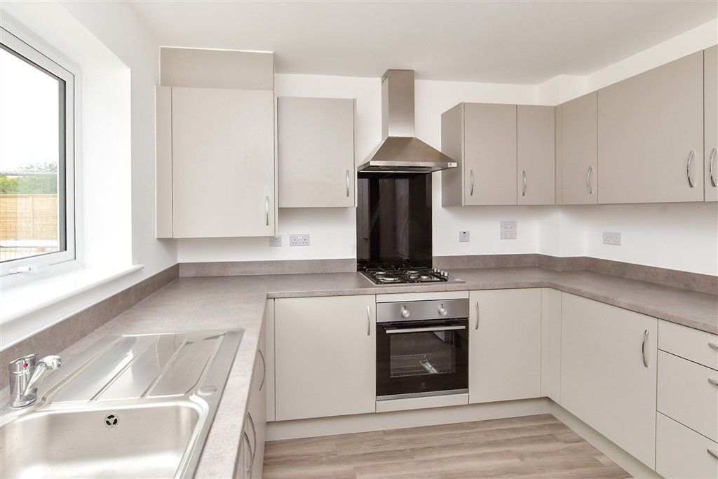 Property photo 2 of 14 Kitchen