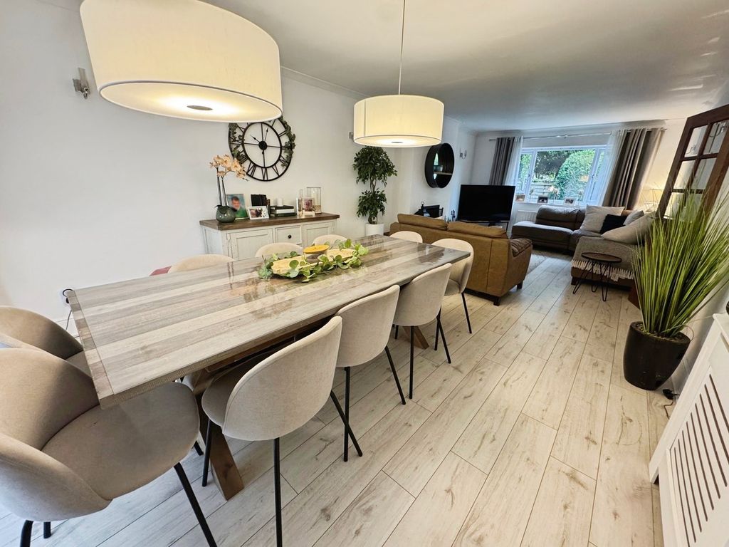 Property photo 3 of 37