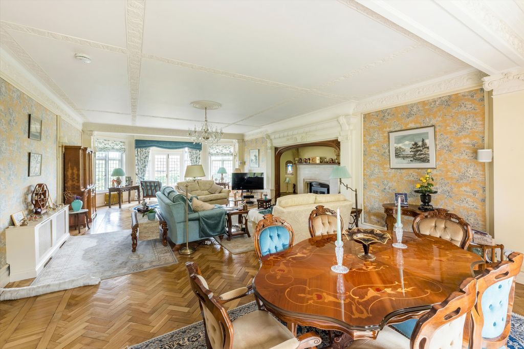 Property photo 3 of 19 Image