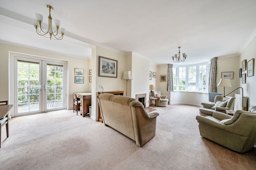 Property photo 3 of 28