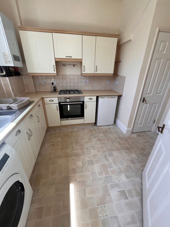 Property photo 2 of 9 Kitchen