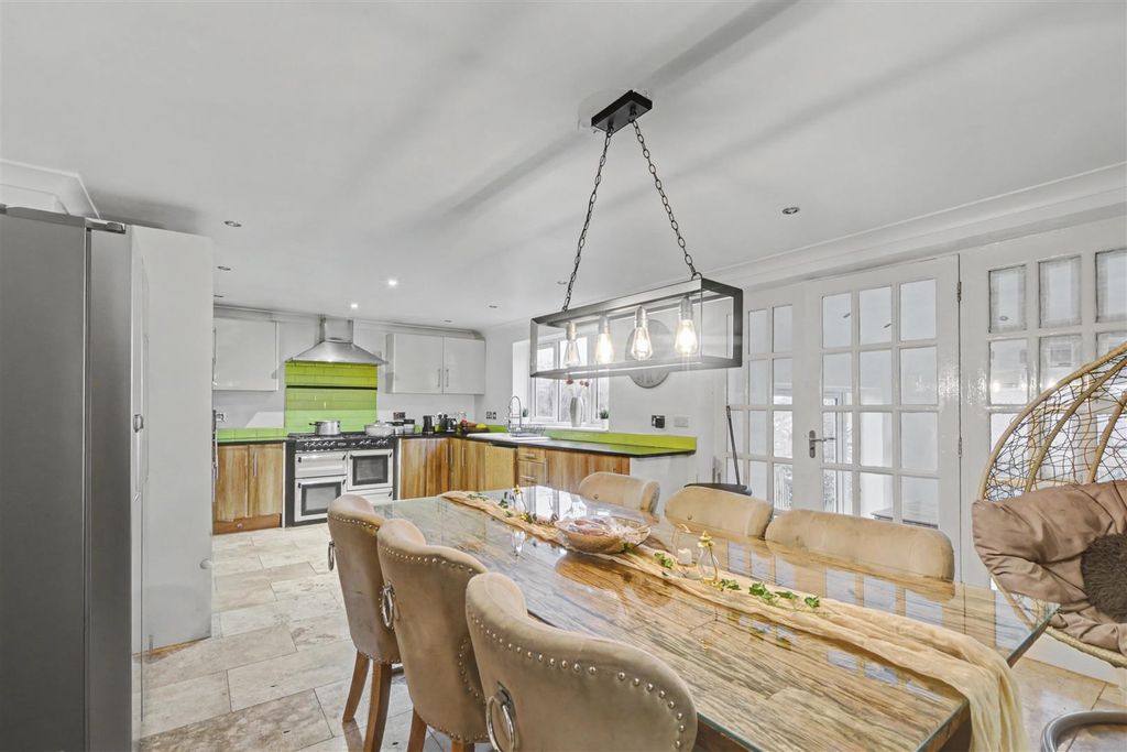 Property photo 3 of 30 Kitchen Diner_1.Jpeg