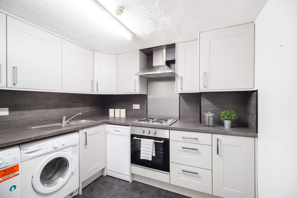 Property photo 3 of 12 Property Photo