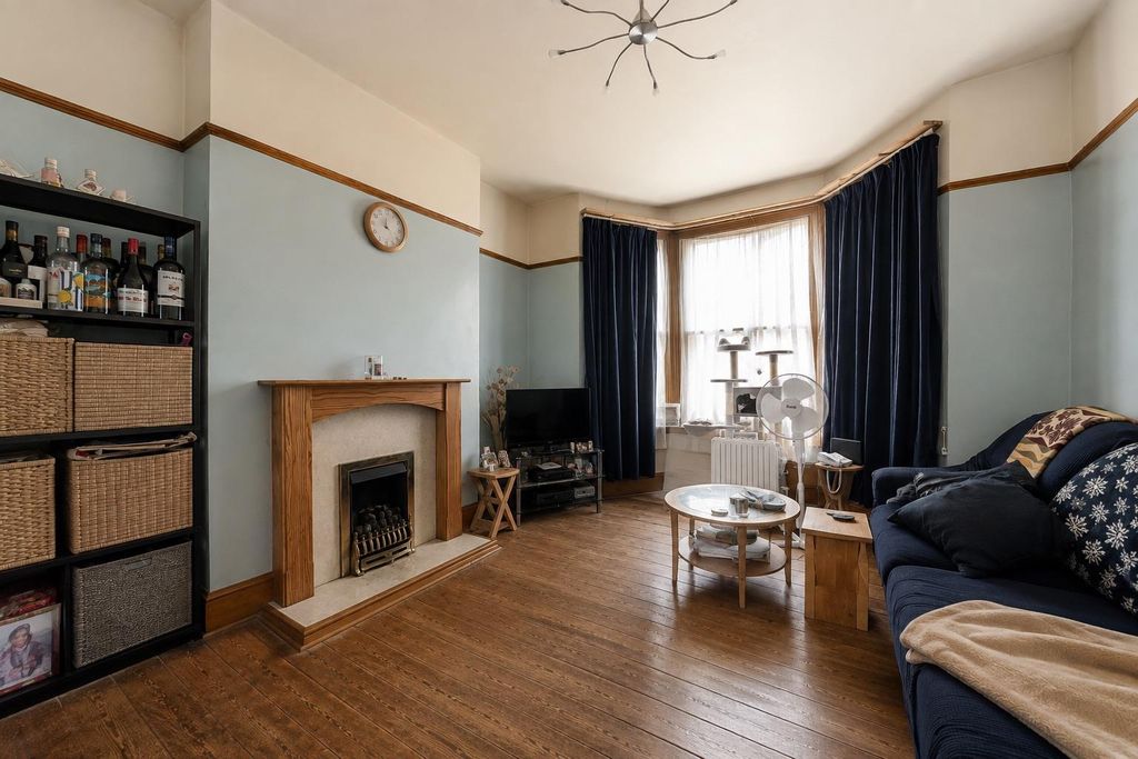 Property photo 2 of 16 94d8A396-12Dd-43E3-8E16-F9729450c1Dd.Jpeg