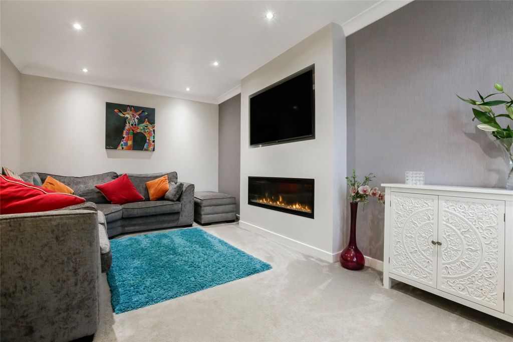 Property photo 2 of 19 Picture No. 04