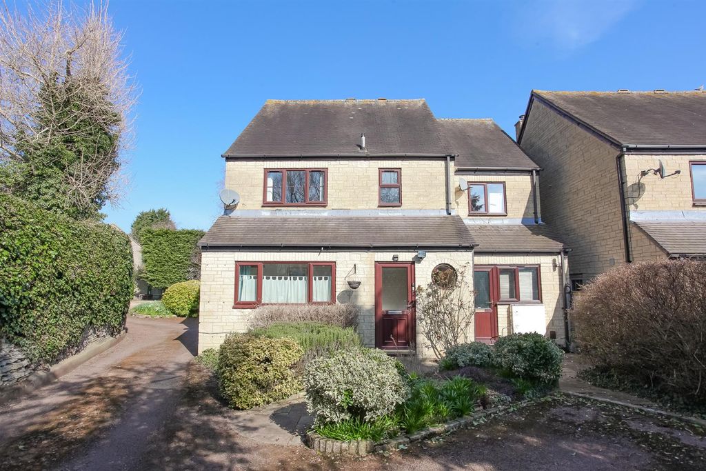 Property photo 1 of 20 Flat 3, 54 Lyne Road (3).Jpg