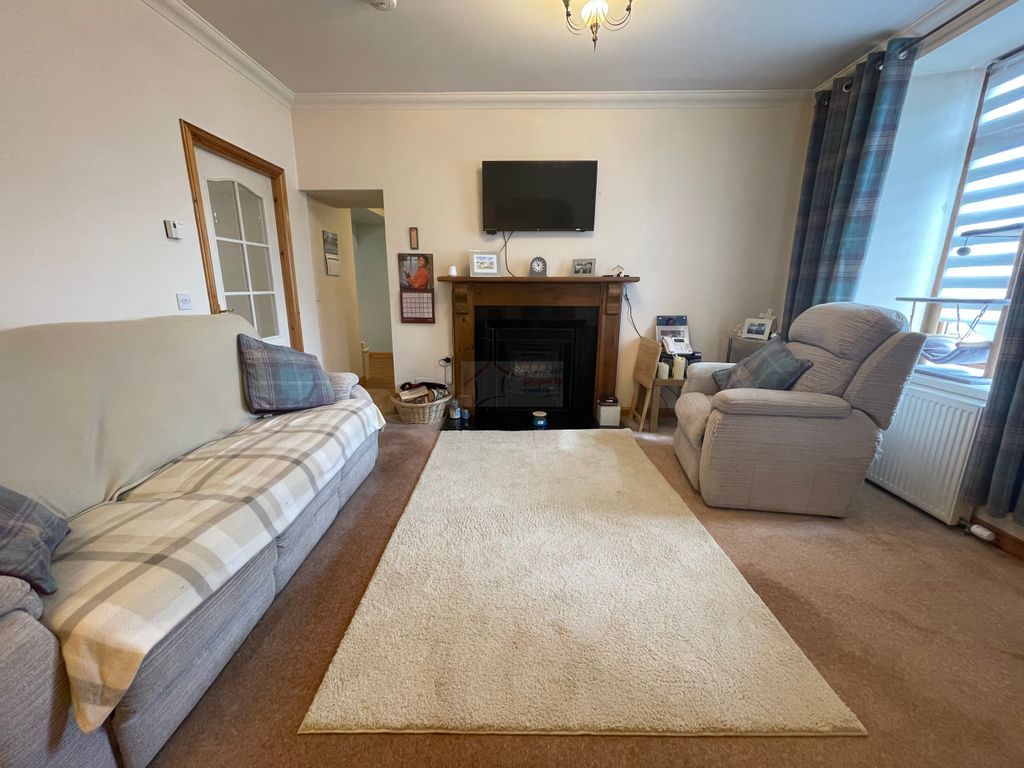 Property photo 2 of 24 Lounge A.Jpg