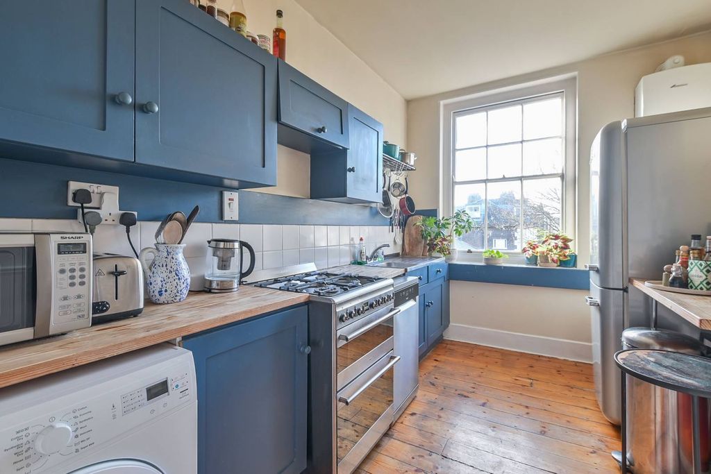 Property photo 3 of 9