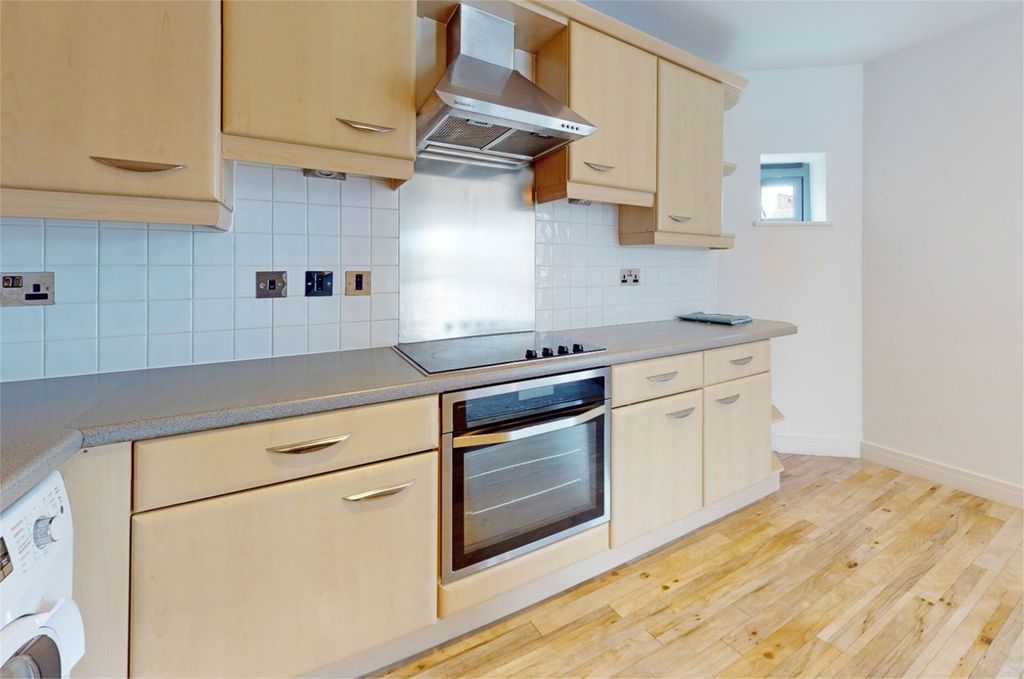 Property photo 2 of 9