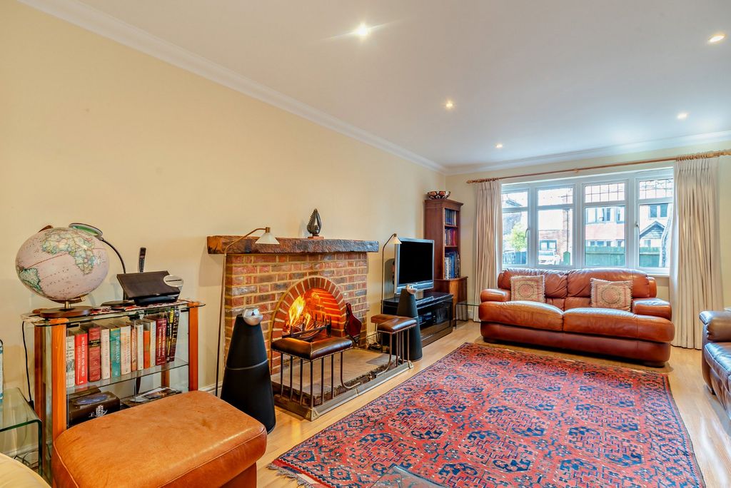 Property photo 3 of 16 Drawing Room