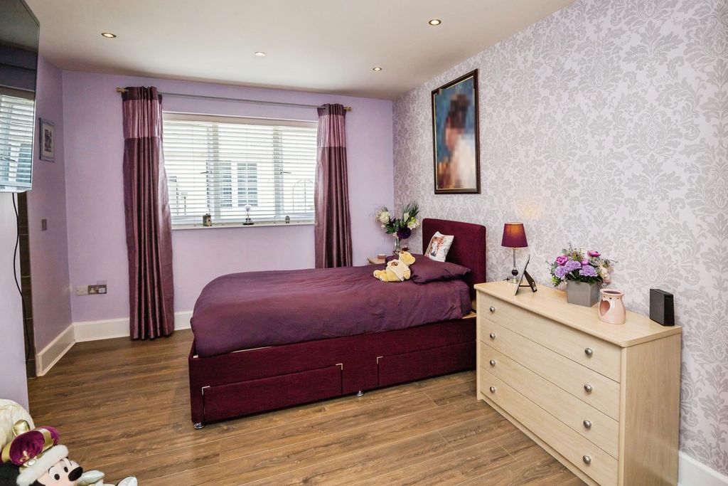 Additional image 16 of 5 bed bungalow for saleTan Y Graig, Cefn Mawr, Wrexham, Wrecsam LL14